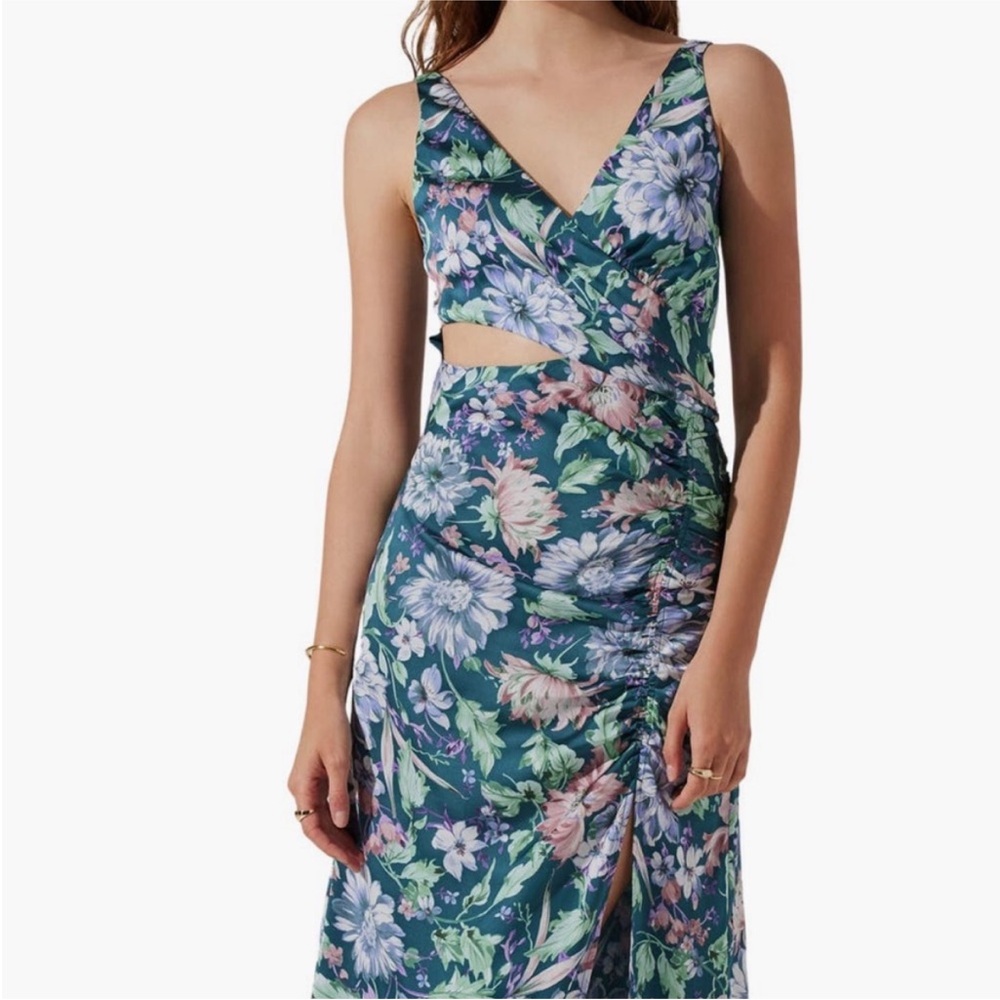 ASTR the Labrl - Floral Cutout Maxi Dress size: Medium